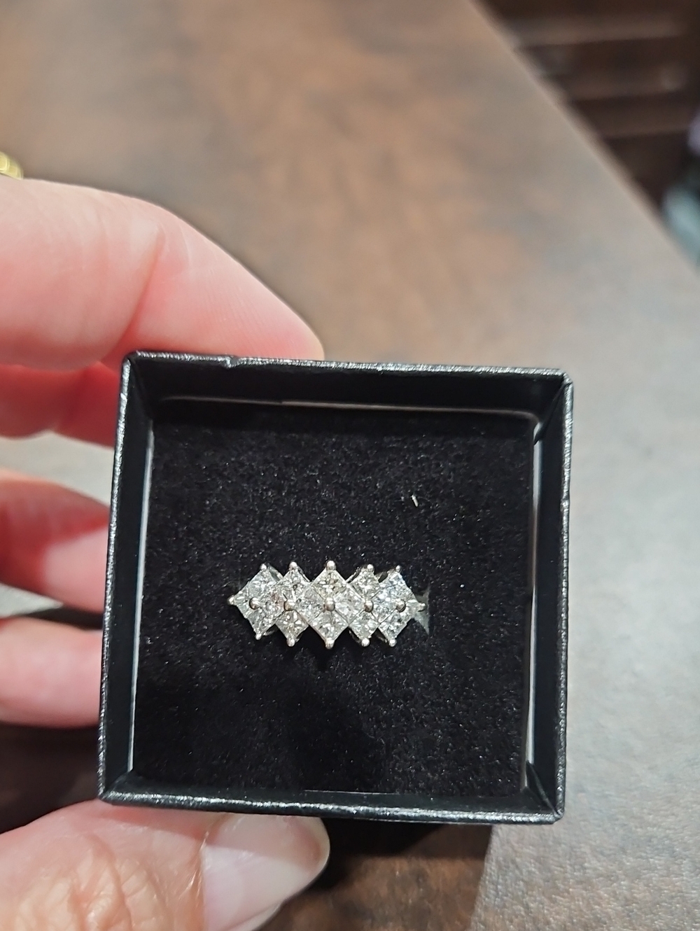 14k Gold And Genuine Diamomd Cluster Ring - Elegant Sparkle
